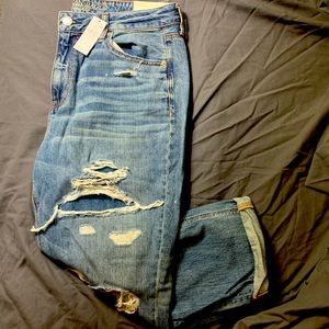 American Eagle High Rise Tomgirl Jean new with tags